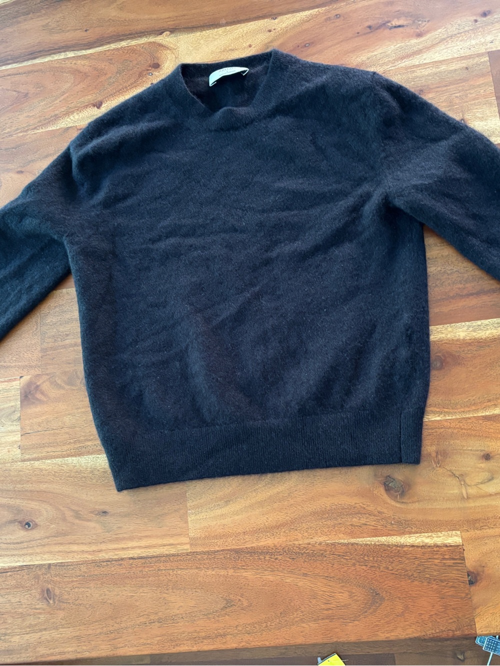 Aritzia Cashmere Black Cropped Sweater - Size Small